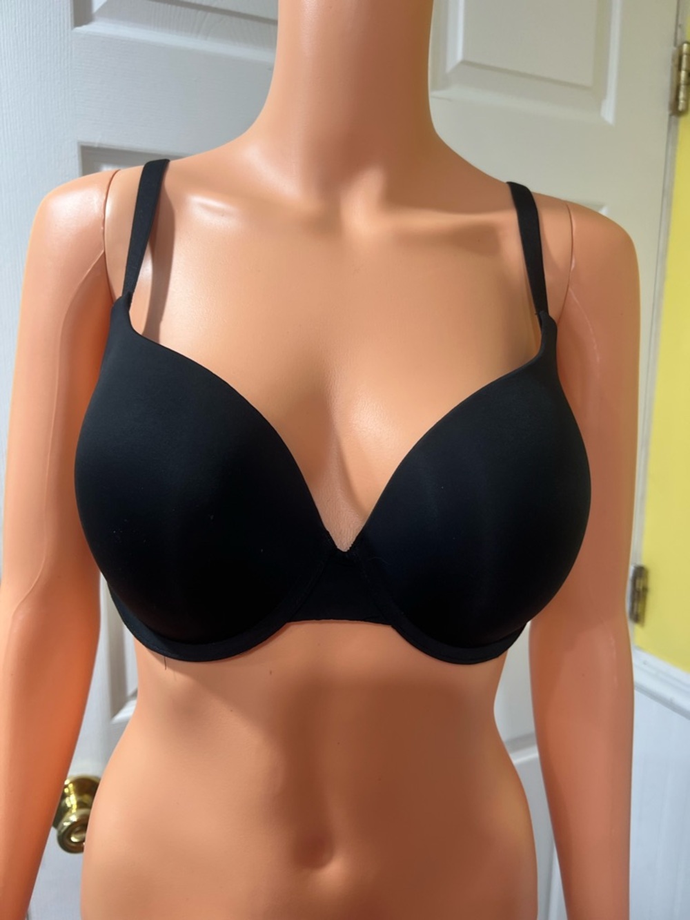 Victoria's Secret Black Smooth T-Shirt Bra